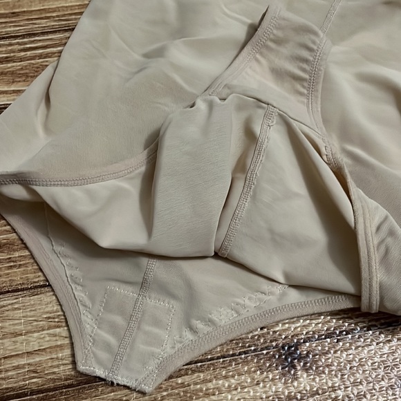 π·πβ’π·πDesign Veronique x Lux Snatch Vibesβ’π·π - Picture 12 of 15